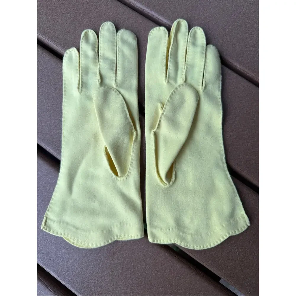 Shalimar Vintage Yellow Embroidered Gloves Size 7
